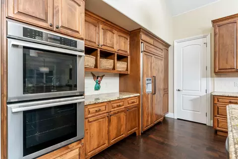 Kitchen - 1620 Gary Way, Carmichael, CA 95608 photo 4 of 5