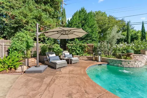 Exterior - 1620 Gary Way, Carmichael, CA 95608 photo 7 of 21
