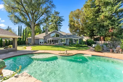 Exterior - 1620 Gary Way, Carmichael, CA 95608 photo 6 of 21