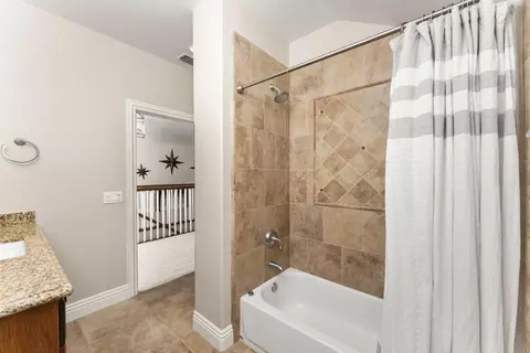 Bath - 1620 Gary Way, Carmichael, CA 95608 photo 6 of 6