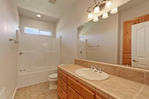 Bath - 1234 Jackson Gate Rd, Jackson, CA 95642 photo 2 of 5