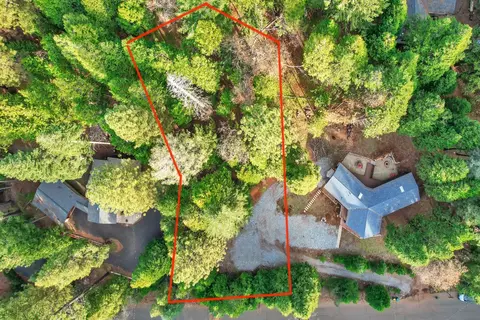 7105 Lakewood Dr, Pollock Pines, CA 95726