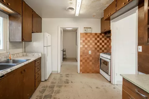 Kitchen - 33 E Gridley Rd, Gridley, CA 95948 photo 5 of 5