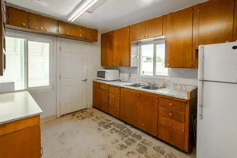 Kitchen - 33 E Gridley Rd, Gridley, CA 95948 photo 1 of 5