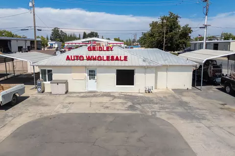 Exterior - 33 E Gridley Rd, Gridley, CA 95948 photo 1 of 12