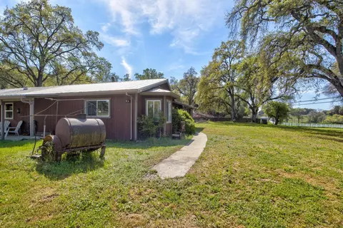 Exterior - 20991 Jamestown Rd, Sonora, CA 95370 photo 2 of 23