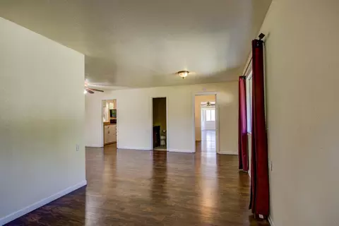 Living - 20991 Jamestown Rd, Sonora, CA 95370 photo 8 of 9