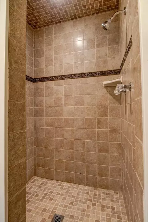 Bath - 20991 Jamestown Rd, Sonora, CA 95370 photo 4 of 4