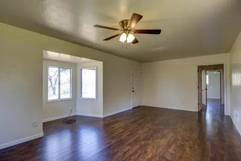 Living - 20991 Jamestown Rd, Sonora, CA 95370 photo 4 of 9