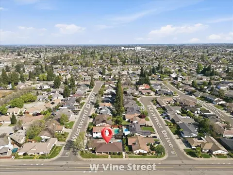 View/Area - 2315 W Vine St, Lodi, CA 95242 photo 2 of 3