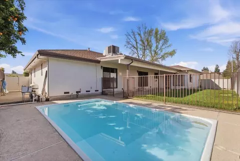 Exterior - 2315 W Vine St, Lodi, CA 95242 photo 3 of 6