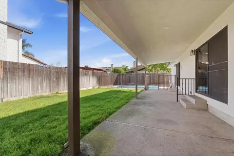 Exterior - 2315 W Vine St, Lodi, CA 95242 photo 5 of 6