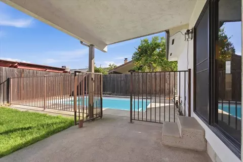 Exterior - 2315 W Vine St, Lodi, CA 95242 photo 2 of 6