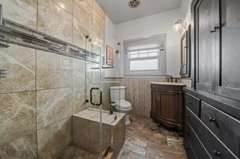 Bath - 85 Broad St, Sutter Creek, CA 95685 photo 2 of 4