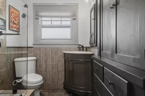 Bath - 85 Broad St, Sutter Creek, CA 95685 photo 3 of 4