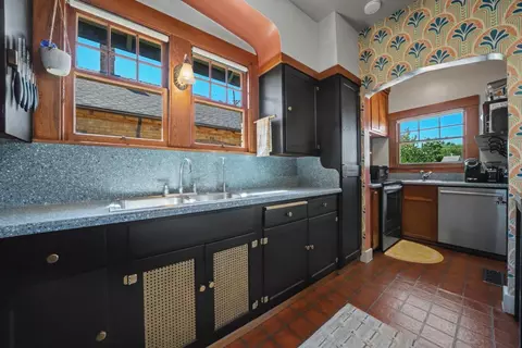 Kitchen - 85 Broad St, Sutter Creek, CA 95685 photo 4 of 7