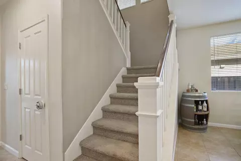 Entry Way - 1047 Lindo Ct, Manteca, CA 95337 photo 2 of 6