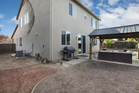 Exterior - 1047 Lindo Ct, Manteca, CA 95337 photo 9 of 17