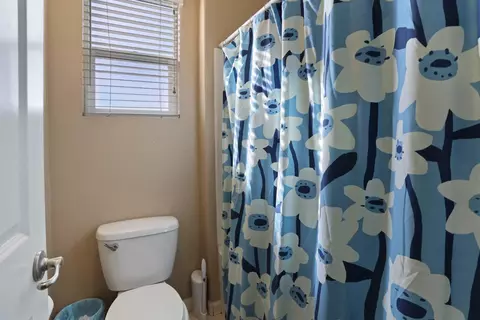 Bath - 1047 Lindo Ct, Manteca, CA 95337 photo 3 of 8