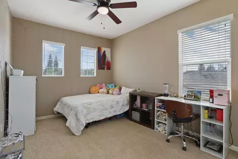 Bedroom - 1047 Lindo Ct, Manteca, CA 95337 photo 5 of 8