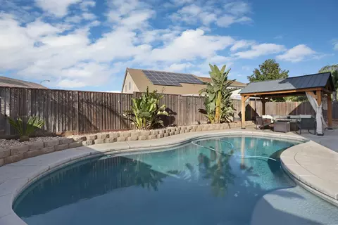 Exterior - 1047 Lindo Ct, Manteca, CA 95337 photo 15 of 17