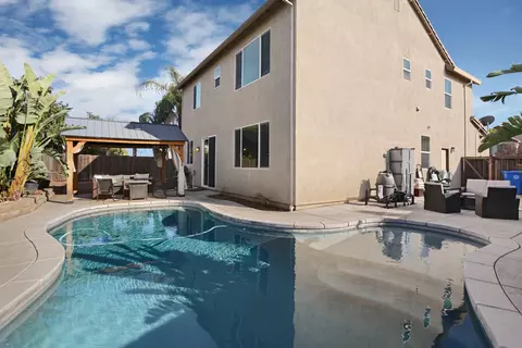 Exterior - 1047 Lindo Ct, Manteca, CA 95337 photo 13 of 17
