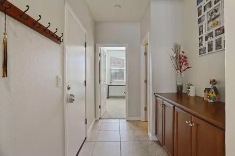 Entry Way - 1047 Lindo Ct, Manteca, CA 95337 photo 3 of 6