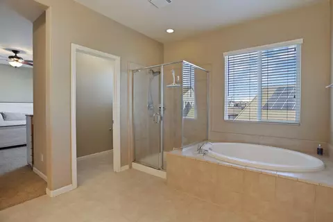 Bath - 1047 Lindo Ct, Manteca, CA 95337 photo 6 of 8