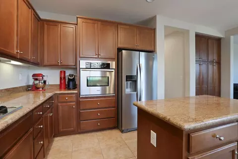 Kitchen - 1047 Lindo Ct, Manteca, CA 95337 photo 3 of 5