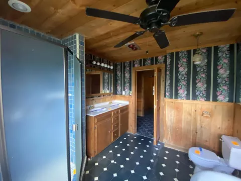 Bath - 6950 Fools Canyon Rd, Georgetown, CA 95634 photo 3 of 5