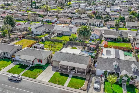 View/Area - 628 E North St, Manteca, CA 95336 photo 2 of 4