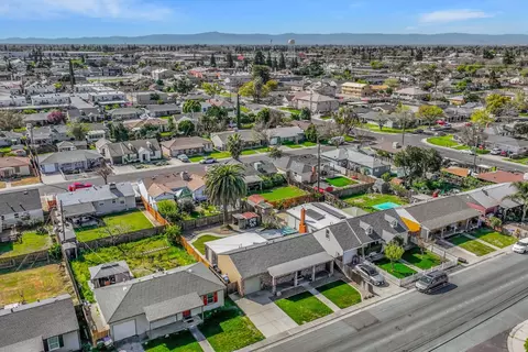 View/Area - 628 E North St, Manteca, CA 95336 photo 3 of 4