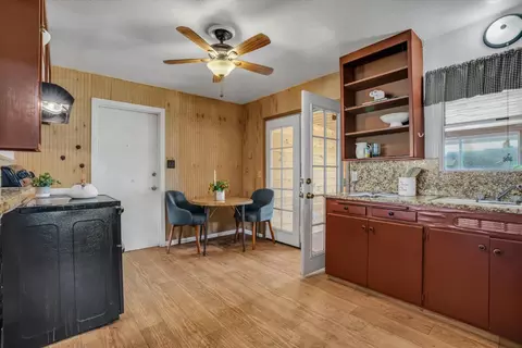 Kitchen - 628 E North St, Manteca, CA 95336 photo 1 of 4