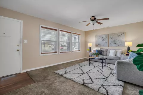 Living - 628 E North St, Manteca, CA 95336 photo 4 of 4