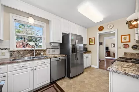 Kitchen - 245 Walnut St, Jackson, CA 95642 photo 2 of 6