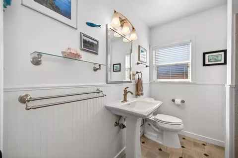 Bath - 245 Walnut St, Jackson, CA 95642 photo 2 of 4
