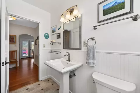 Bath - 245 Walnut St, Jackson, CA 95642 photo 1 of 4