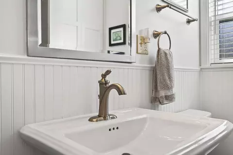 Bath - 245 Walnut St, Jackson, CA 95642 photo 3 of 4