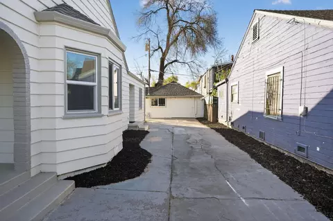 Exterior - 1620 E Harding Way, Stockton, CA 95205 photo 6 of 7