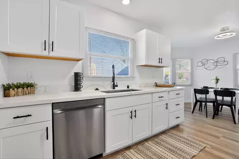 Kitchen - 1620 E Harding Way, Stockton, CA 95205 photo 1 of 2