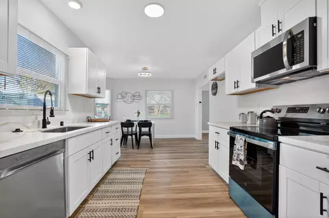 Kitchen - 1620 E Harding Way, Stockton, CA 95205 photo 2 of 2