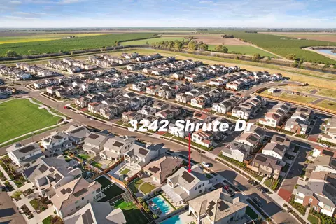 View/Area - 3242 Shrute Dr, Lathrop, CA 95330 photo 12 of 19