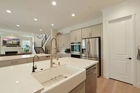 Kitchen - 3242 Shrute Dr, Lathrop, CA 95330 photo 4 of 6