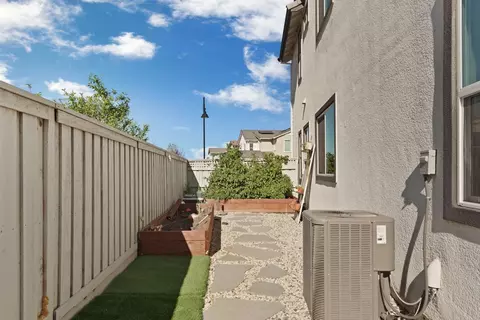 Exterior - 3242 Shrute Dr, Lathrop, CA 95330 photo 5 of 7
