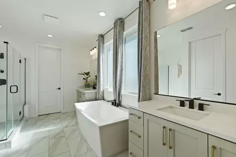 Bath - 3242 Shrute Dr, Lathrop, CA 95330 photo 6 of 8
