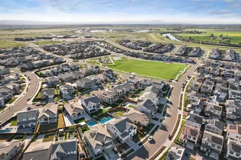 View/Area - 3242 Shrute Dr, Lathrop, CA 95330 photo 8 of 19