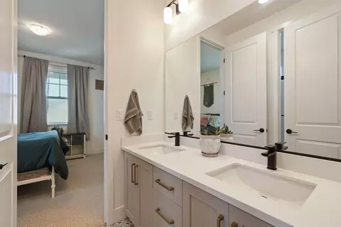 Bath - 3242 Shrute Dr, Lathrop, CA 95330 photo 3 of 8