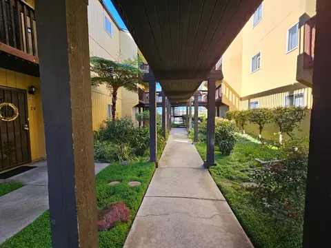 1060 Oak Grove Rd #37, Concord, CA 94518