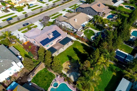 View/Area - 848 W Santos Ave, Ripon, CA 95366 photo 6 of 15
