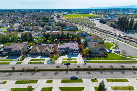 View/Area - 848 W Santos Ave, Ripon, CA 95366 photo 9 of 15